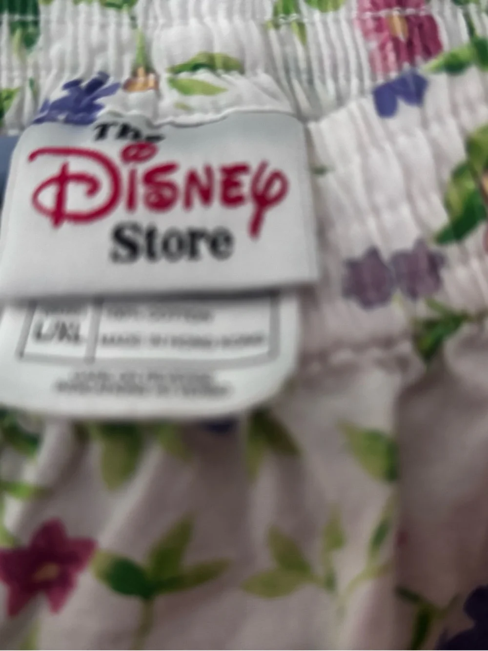 Disney  Floral Short-Sleeve Button-Down Shirt W Pooh Pocket and elastic pants. - Picture 5 of 8